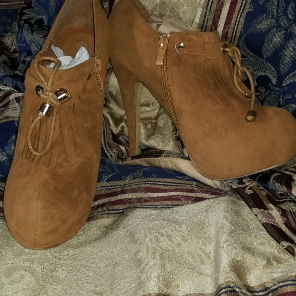 New 4 inch tan bootie